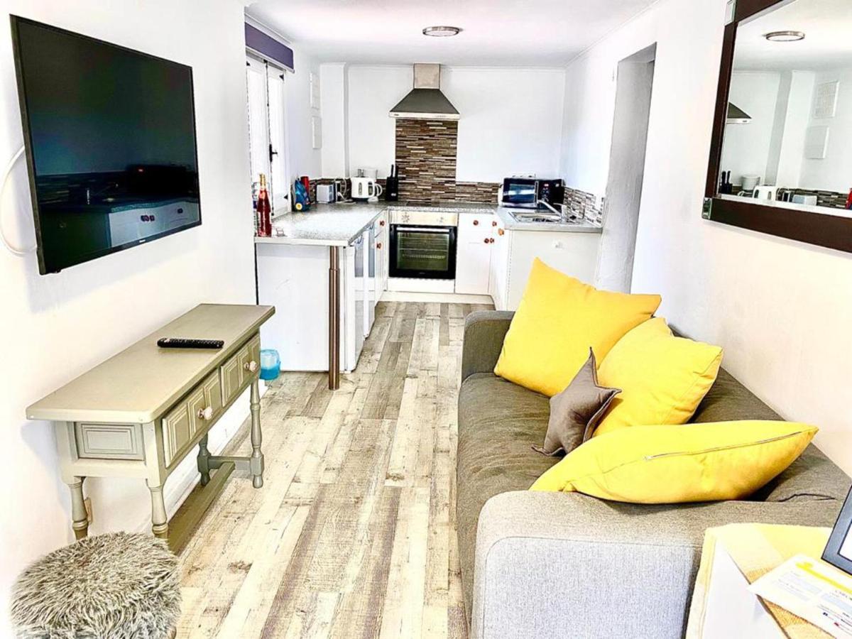 Lovely 2 Bed Apartment In Alcalalí Екстериор снимка